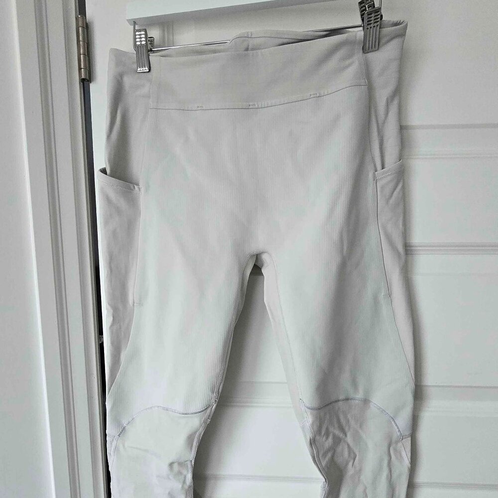 lululemon lab Jogger Pants – Size L – Light Grey / Pearl – Style LM5AP9
